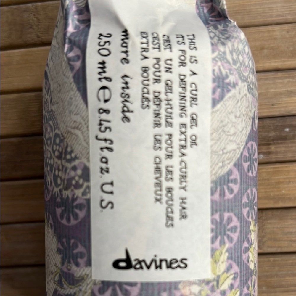 Davines Curl Gel Oil in Purple and Cream